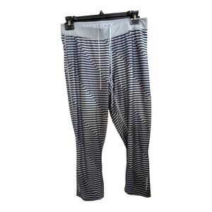 Nike Dri-fit Striped Capri workout pants Size Large